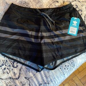 COPY - Rabbit - Run in Rabbit - Surf ‘n Turf 4 “ shorts- M - NWT